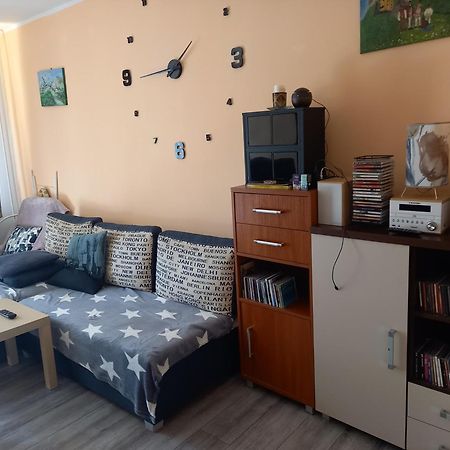 Zwykle Mieszkanie Dla Zwyklych Ludzi Wałbrzych Exteriör bild